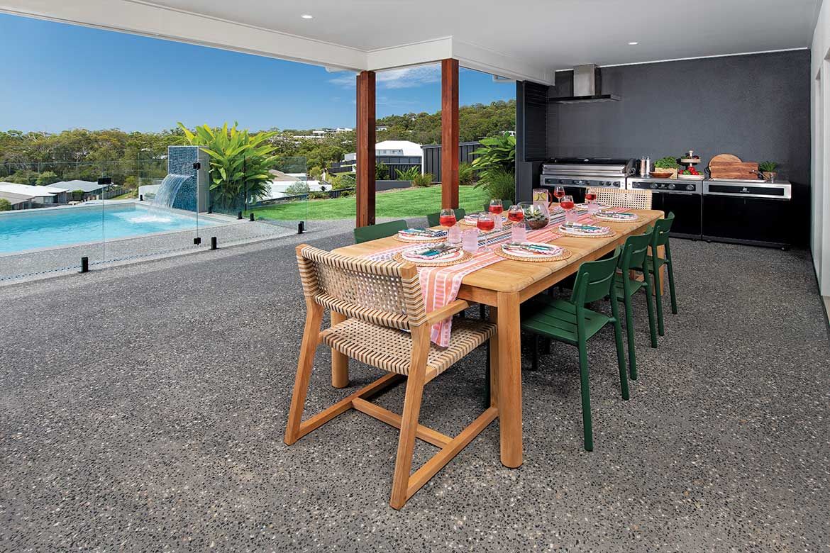 450 Outdoor Kitchen and Dining