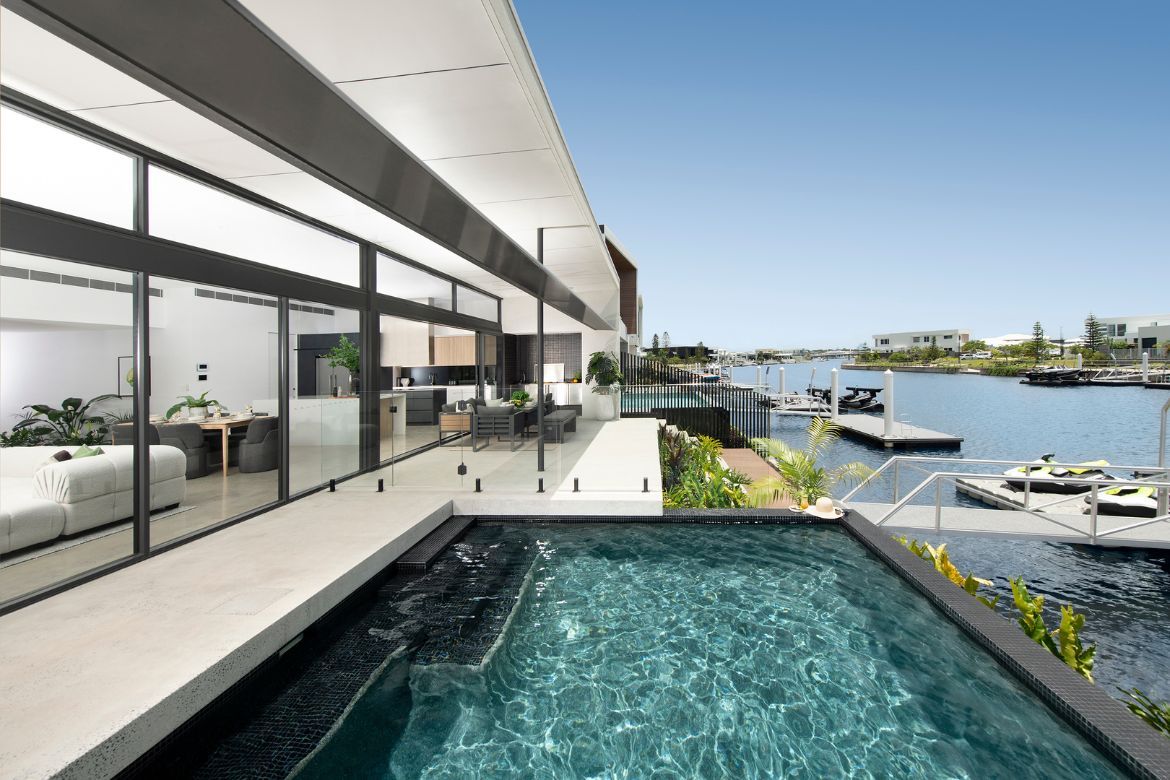 461   6 Reasons Why Pelican Waters