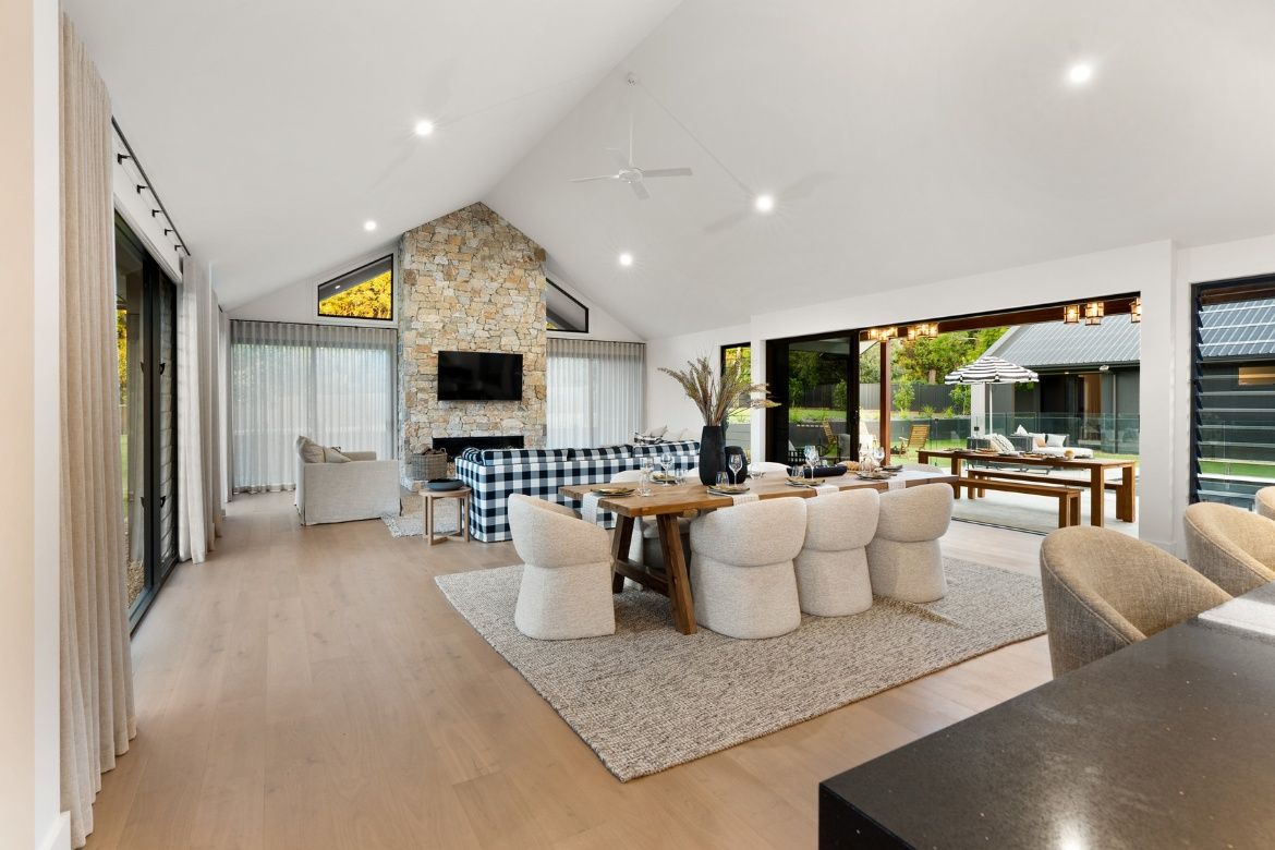 468_Living Room_Outside View